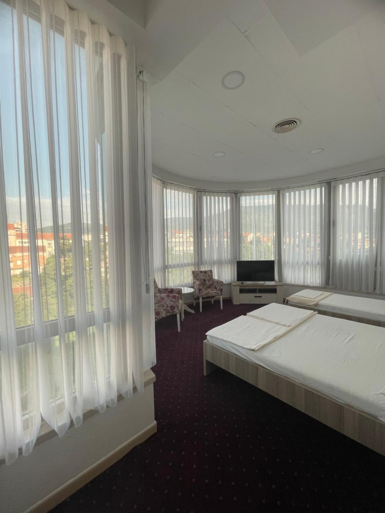 Lux Apartments Mostar Extérieur photo