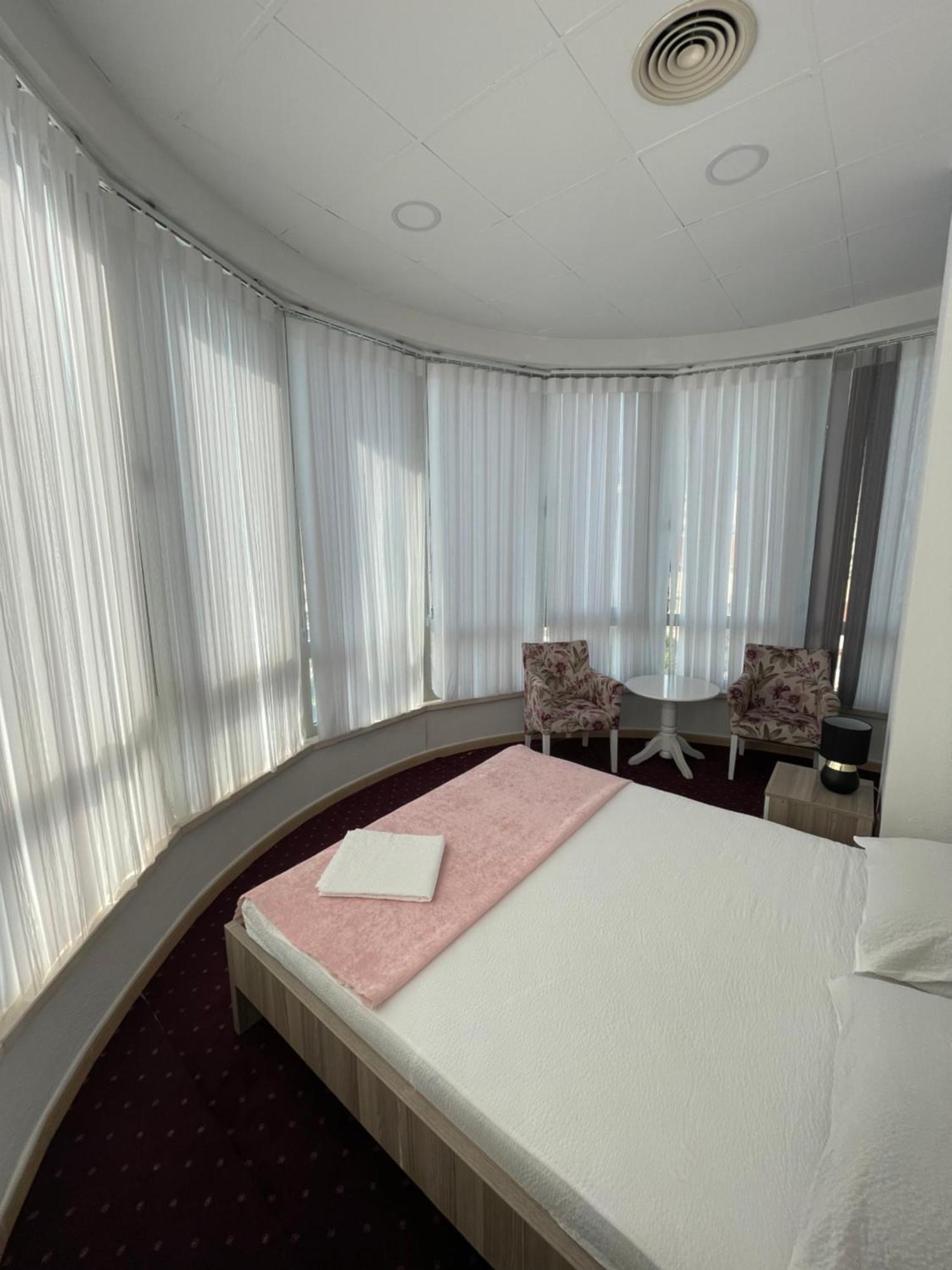 Lux Apartments Mostar Extérieur photo